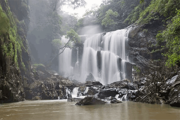 magod falls in dandeli resorts